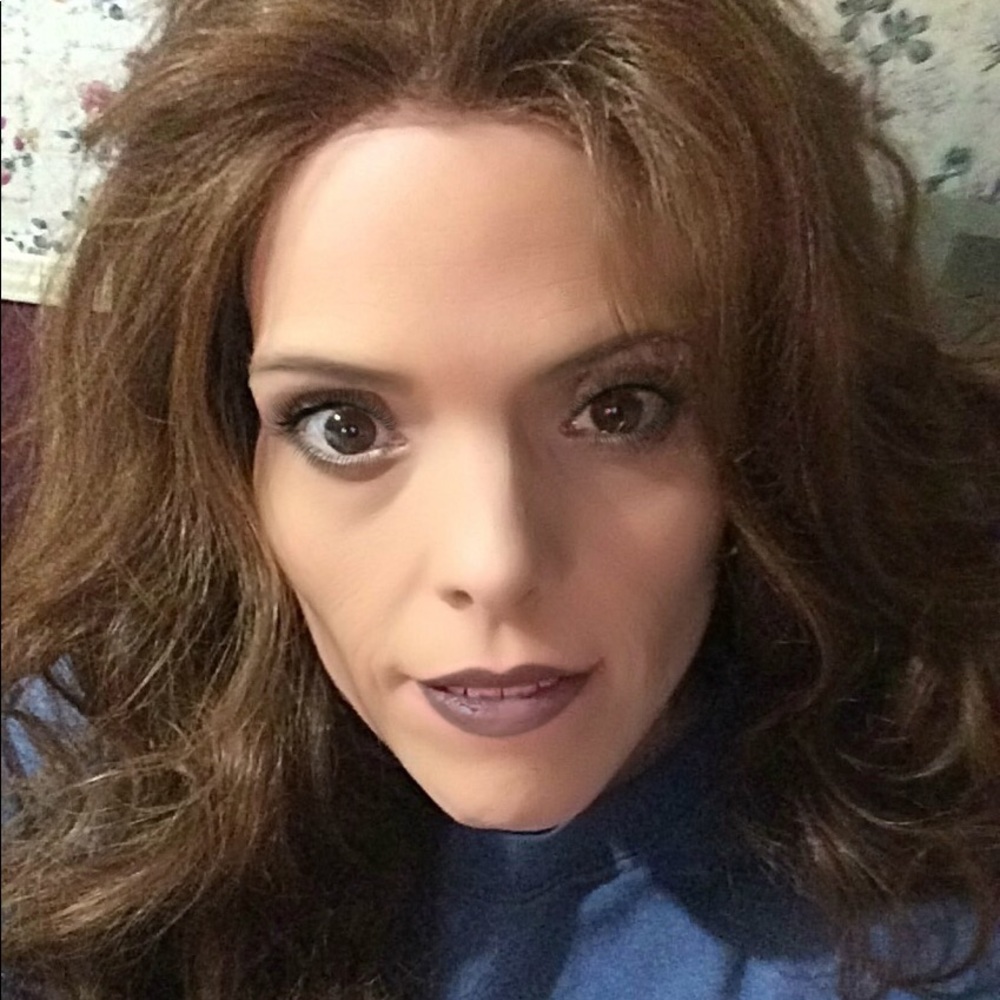 Meet your Posher, Cynthia